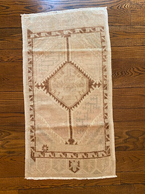 Eleanor - Clements Fine Rugs